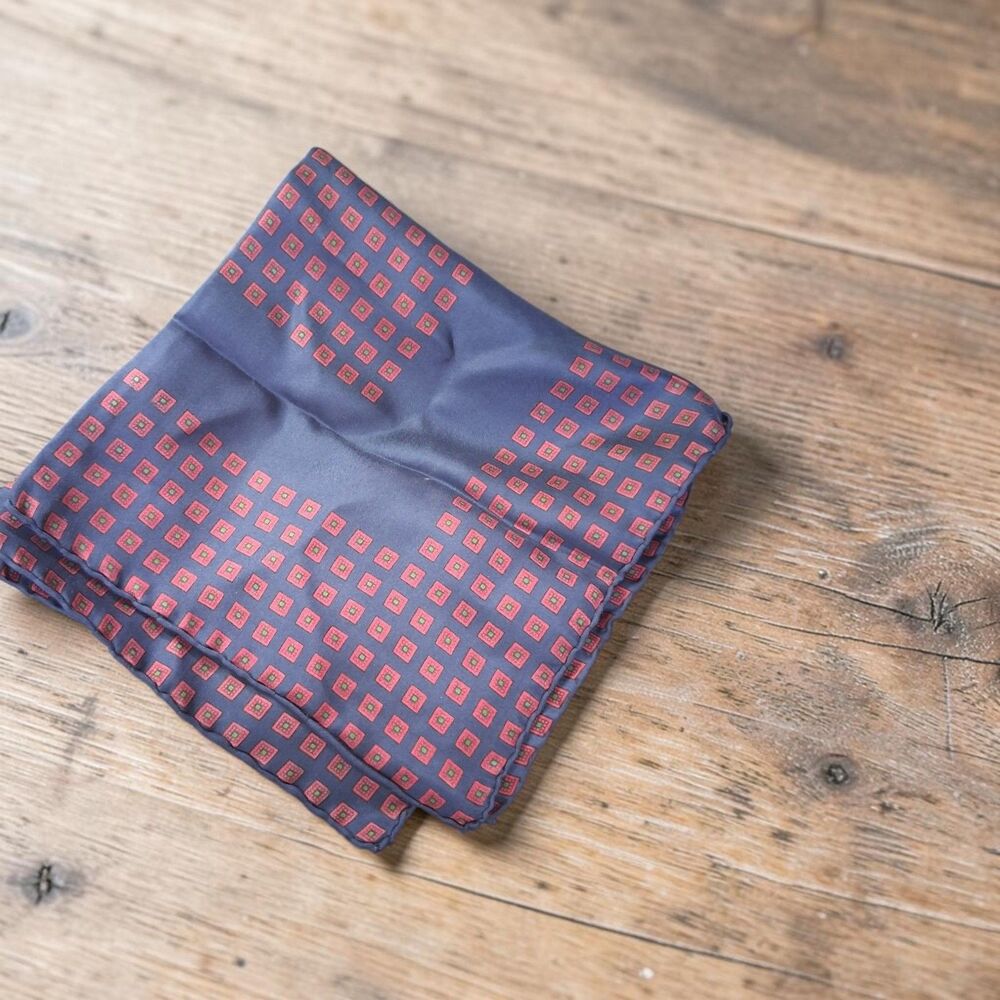 16" ITALIAN 100% SILK MENs JACKET POCKET SQUARE HANDKERCHIEF RED SQUARES NAVY - Picture 4 of 6